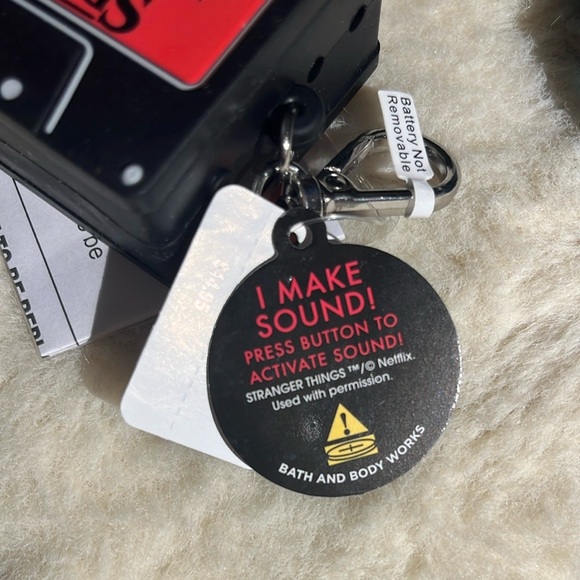 NWT Stranger Things Bath & Body Works Eddie’s Cassette Pocketbac Holder - Picture 2 of 4